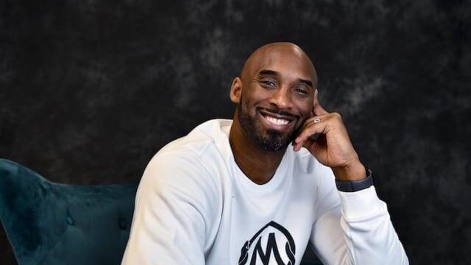  Kobe Bryant Mural Unveiled In Venice Beach