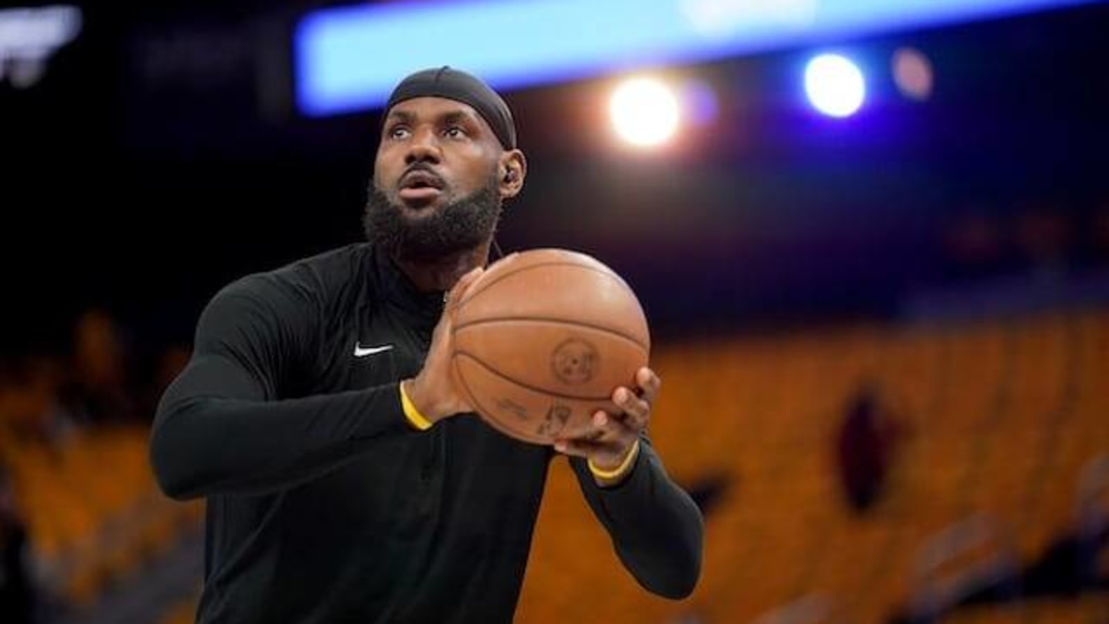 LeBron James Advises Younger Lakers Players To Stay Off Social Media During Postseason