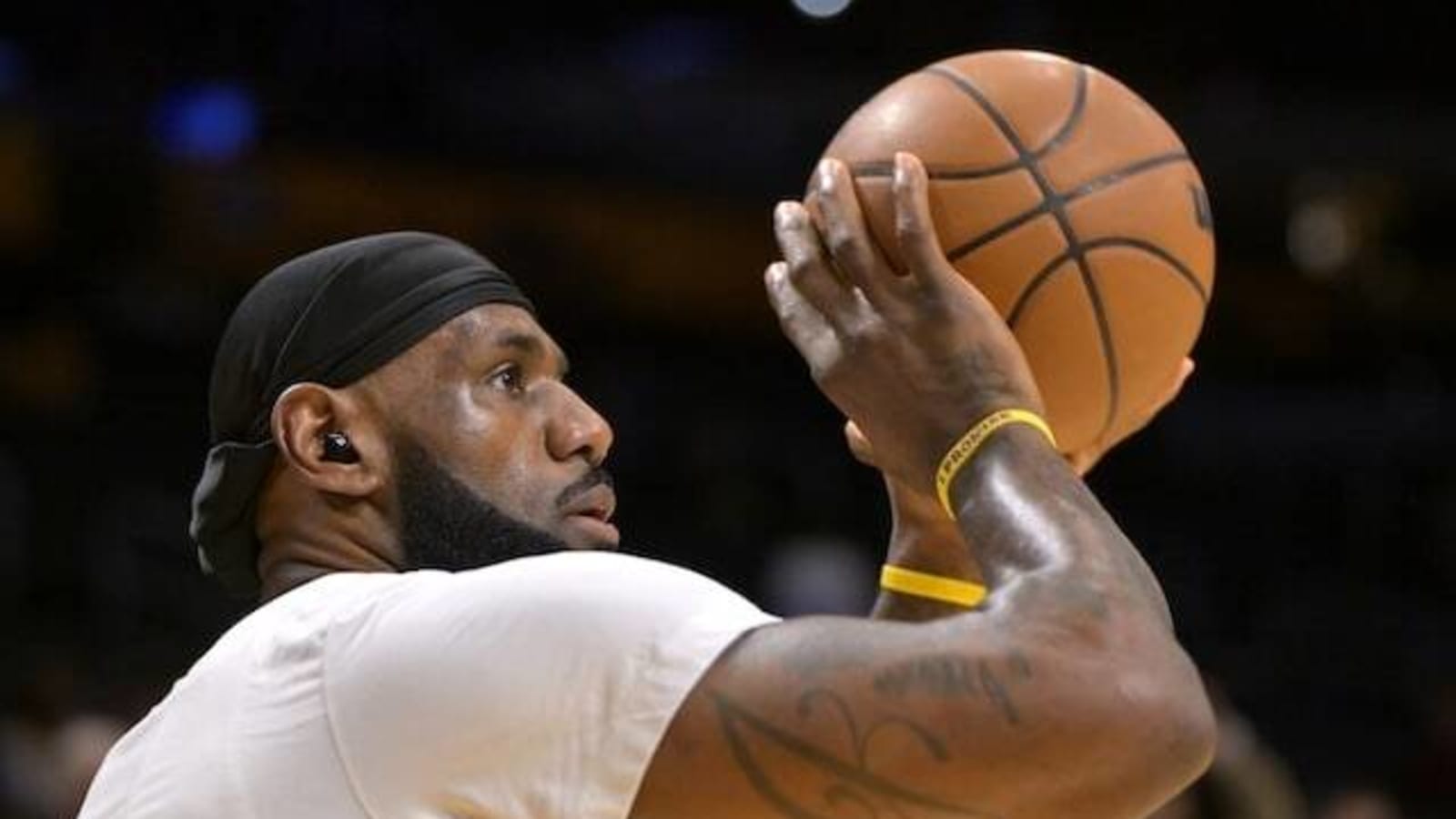  LeBron James Was Held Out Against Bucks Because Of ‘Severe’ Ankle Soreness