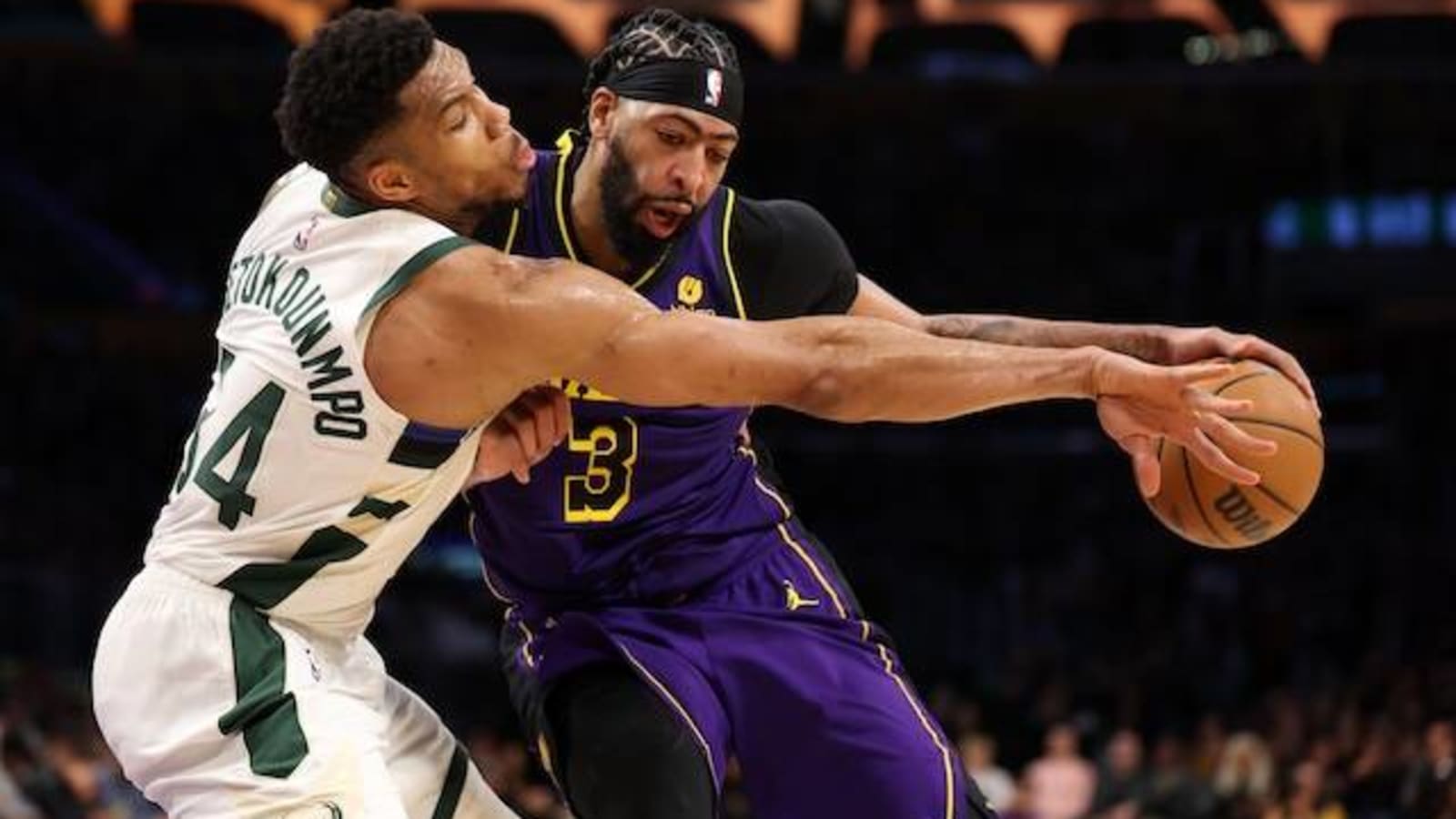 Anthony Davis Did What He Could To Help Lakers Beat Bucks Despite Suffering Shoulder Injury