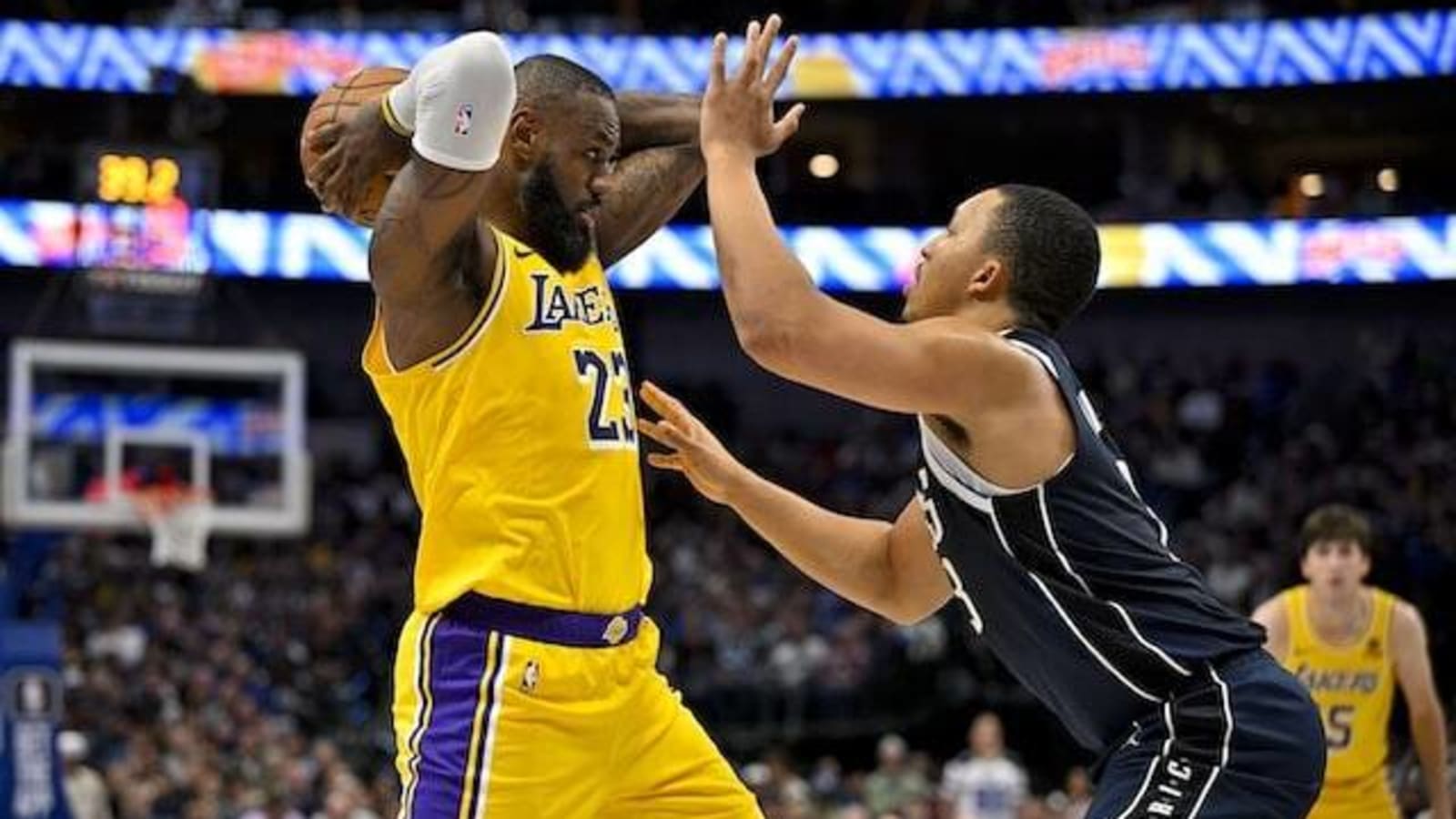  LeBron James Sent Signed Jersey To Mavericks’ Grant Williams After Scuffle