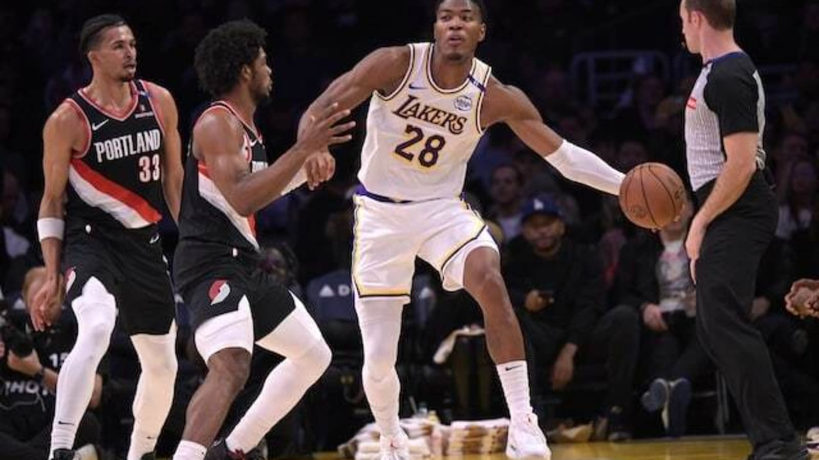  D’Angelo Russell & Rui Hachimura Step Up In LeBron James’ Absence To Lead Lakers Past Trail Blazers
