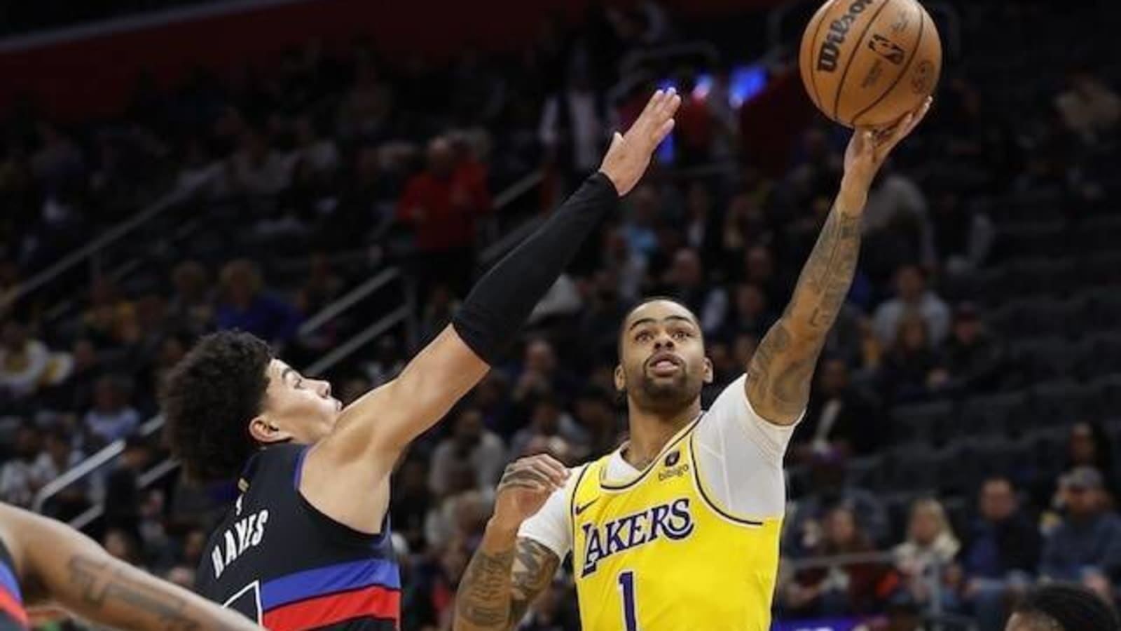  D’Angelo Russell & Anthony Davis Lead Way In Blowout Of Pistons