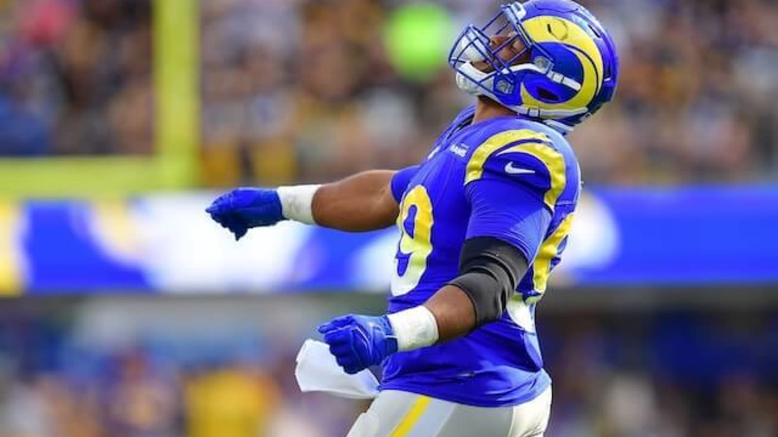 Watch: Aaron Donald Defeats LeSean McCoy In Race