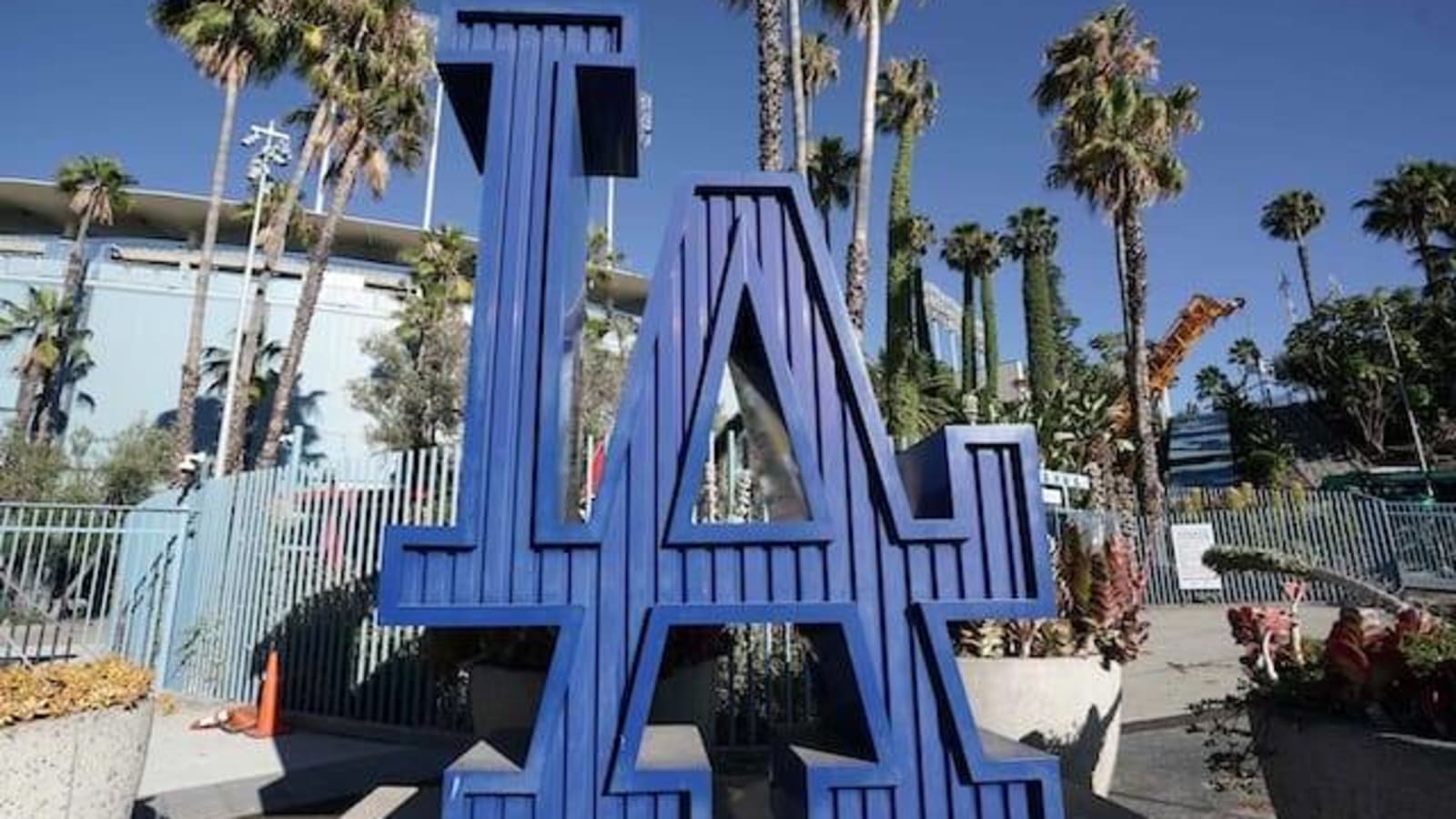 Los Angeles Dodgers Sign MultiYear Sponsorship With Daiso Yardbarker