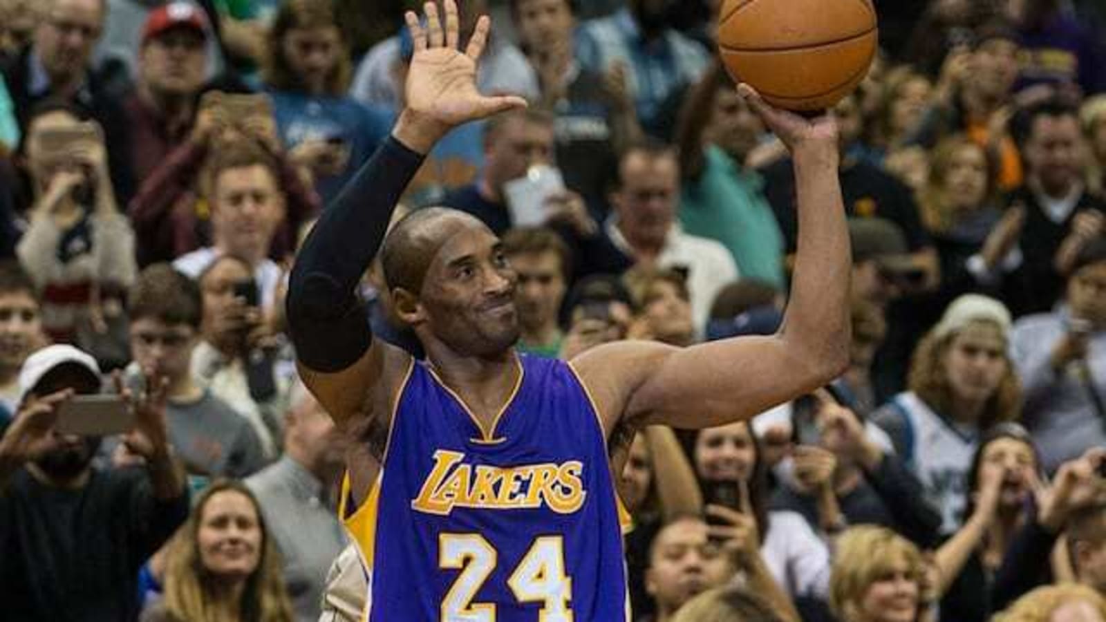 Lakers Have No Plans To Unveil Third Kobe Bryant Statue During 2024-25 Season