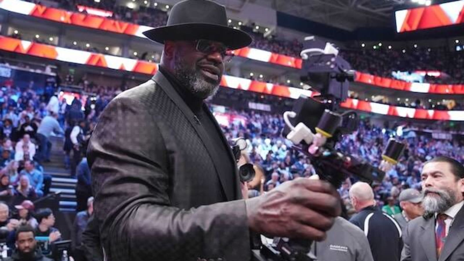  Shaquille O’Neal Clarifies Comments About Anthony Davis Falling Off