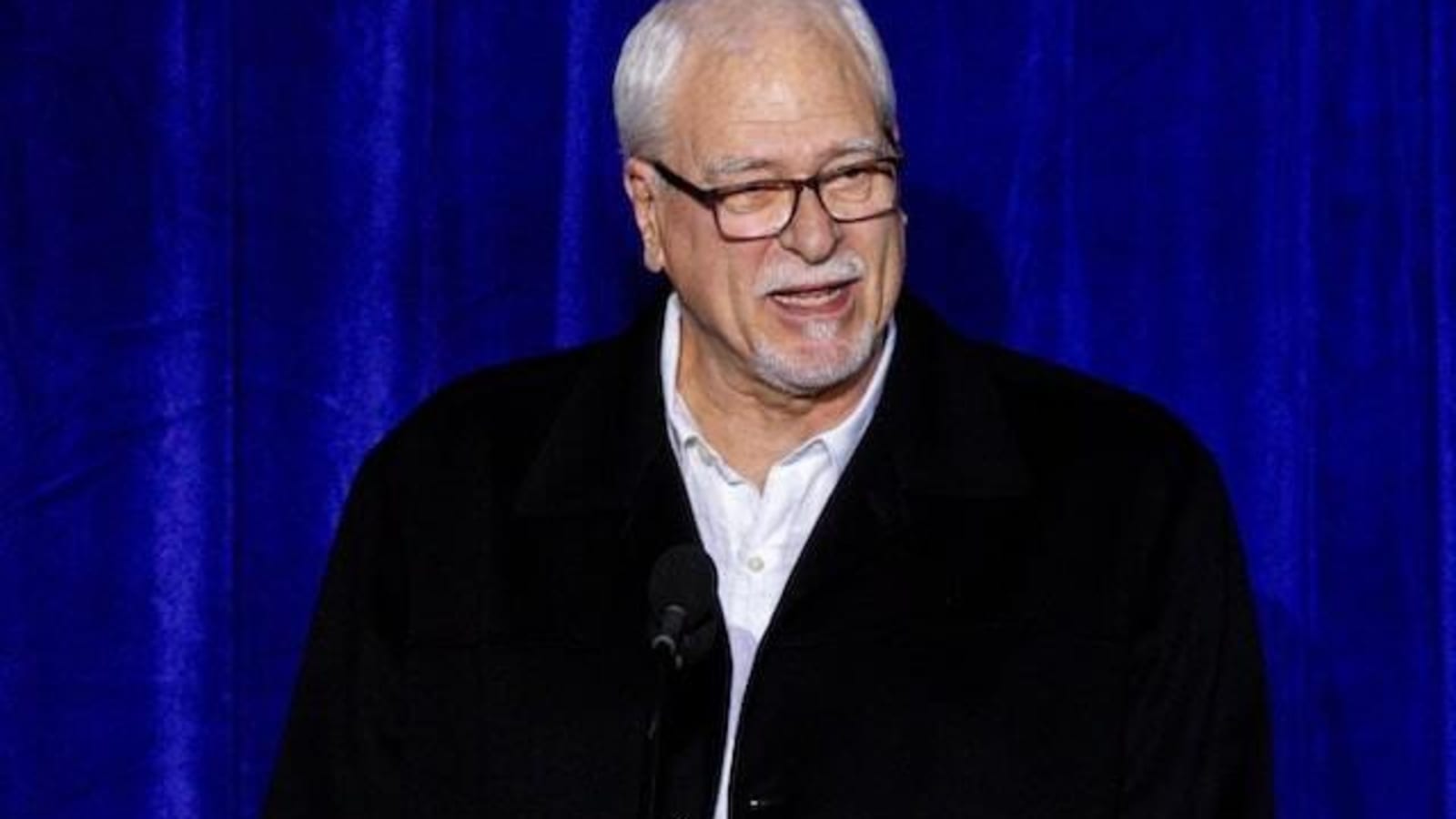  Phil Jackson Statue Being Planned After Pat Riley