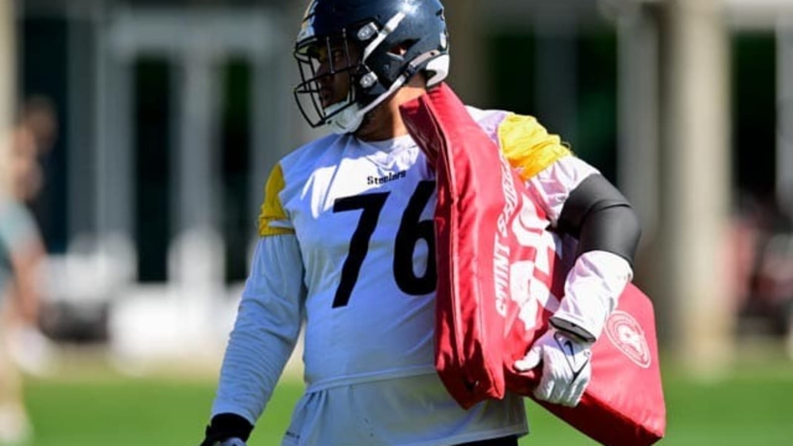 Steelers OT Troy Fautanu Still Uncertain about Future Position