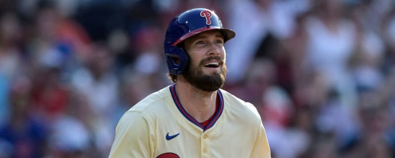 Phillies outfielder elects free agency