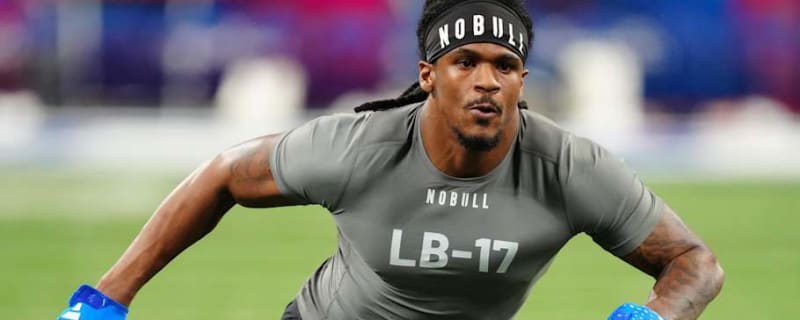 Patriots LB Suffers Head Injury vs. Rams