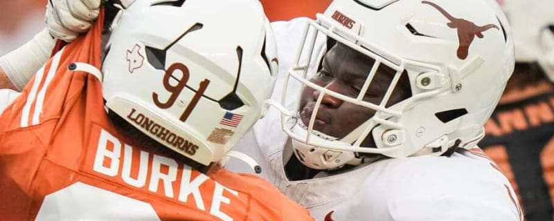 Texas OT Cam Williams Named SEC Co-Offensive Lineman of the Week