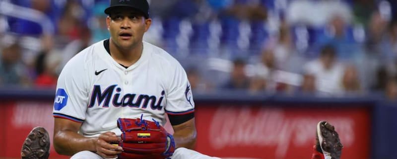 Miami Marlins Pitcher Yonny Chirinos Elects Free Agency as Offseason Gets Underway