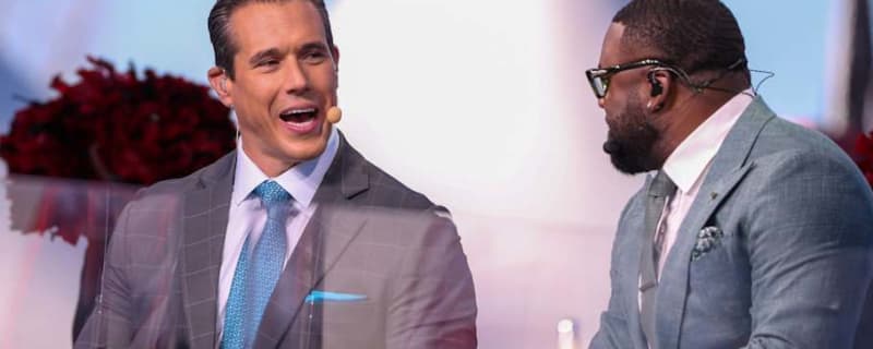 What If Brady Quinn Became an Option for Notre Dame’s GM Job?