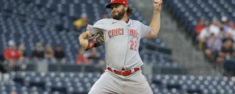 Wade Miley Returns to Cincinnati Reds on Minor League Deal Amid Tommy John Recovery