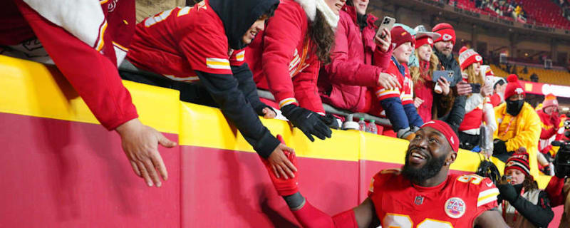 Charles Omenihu Sounds Off on Staying with the Chiefs