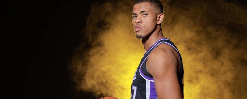 Raptors Re-Sign Backup Center Ahead of Trade Deadline