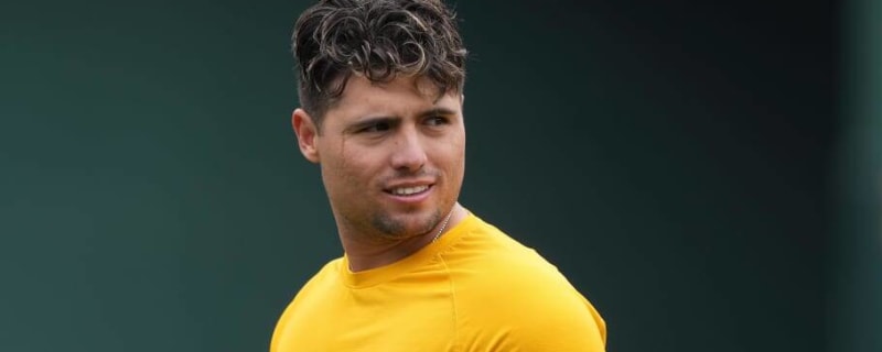 A&#39;s Activate Aledmys Díaz, Designate Tyler Nevin