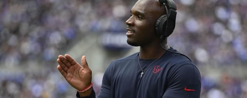 Texans Coach Honors Fallen Ravens Legend