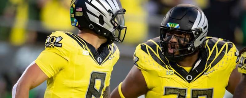 Oregon Ducks Center Iapani Laloulu Leading Offensive Line In Impressive Stats