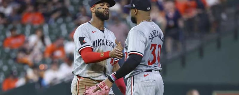 Twins&#39; Willi Castro, Carlos Santana named Gold Glove finalists