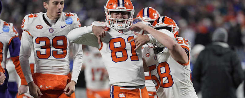 Eggs Up Grill and Clemson Star Nolan Hauser Collaborate on "Hauser Daddy Omelet"