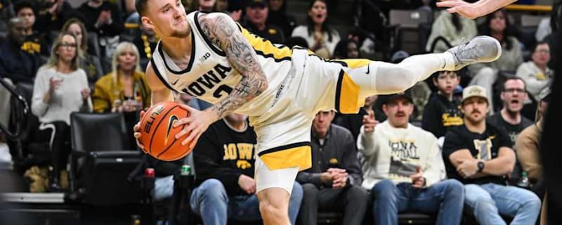 Iowa Point Guard Has Huskies Among 3 Transfer Portal Choices