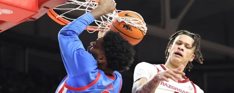 REACTION: Dia&#39;s Big Game Sinks Razorbacks&#39; First Half Hopes