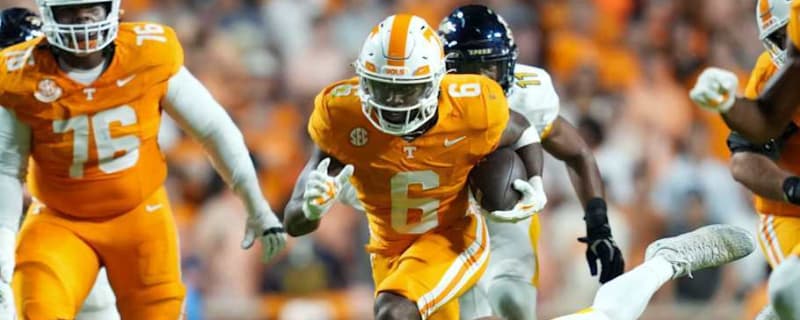 Dylan Sampson Scores Four Touchdowns in First Half