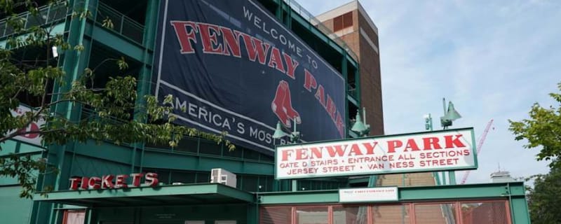 Beloved Ex-Red Sox Infielder Elects Free Agency From Mets