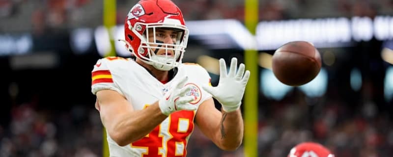 Chiefs bring back steady presence at linebacker for another chance to compete