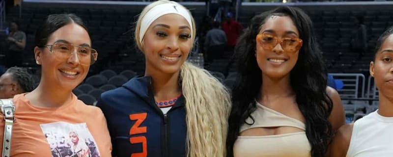 WNBA&#39;s DiJonai Carrington swoons over GF NaLyssa Smith&#39;s new hairstyle