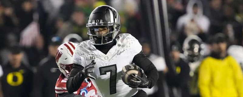 Oregon Ducks&#39; Top Receiver in 2025? Evan Stewart, Malik Benson, Dakorien Moore