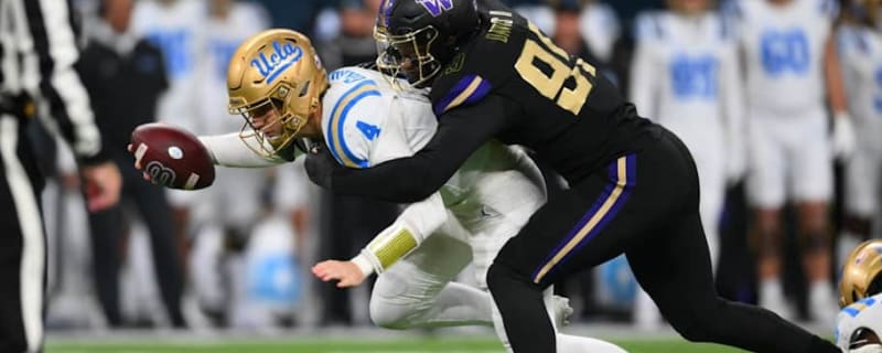 Russell Davis II Goes From Big Ten Defensive Player of the Week to Injured List