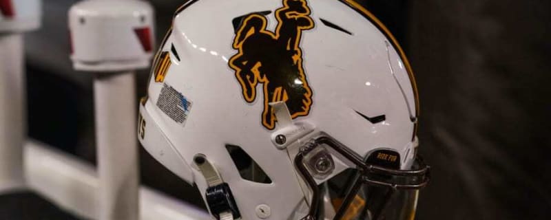 RECRUITING: Iowa Edge Rusher Commits To Wyoming Football For 2025