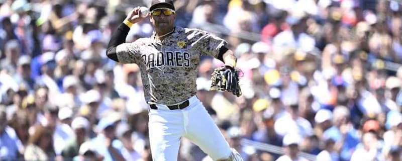 Here's What Number Donovan Solano Will Wear with Seattle Mariners