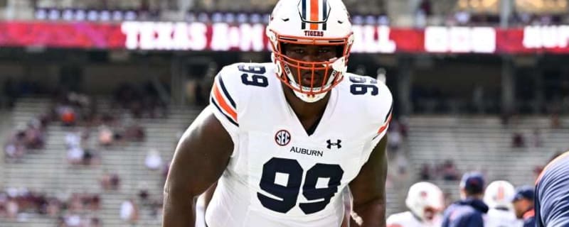 Jayson Jones is the Man in the Middle for Auburn Tigers