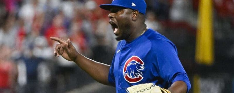Chicago Cubs Decision to Not Trade Hector Neris Gives Hint to Future Plans