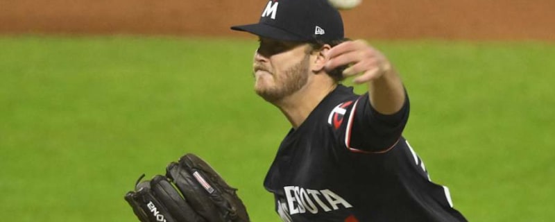 Ex-Twins reliever who struggled in late-season collapse signs with Korean team