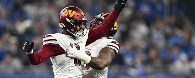 Former Gators Defensive End Signs Deal with Dallas Cowboys