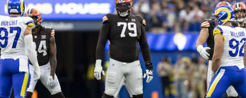 Browns offensive tackle Dawand Jones causes a stir on social media