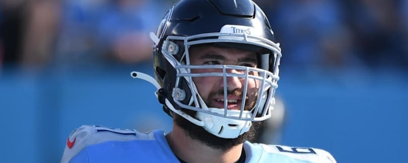 Titans Re-Sign Veteran Center