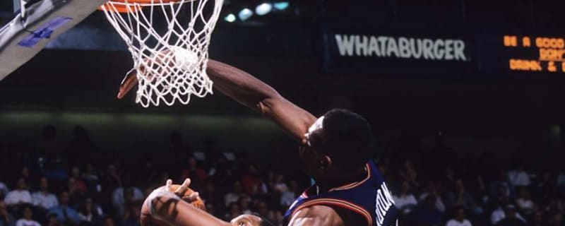 Former NBA Rookie Of Year Says He Invented Dikembe Mutombo&#39;s Finger Wag Taunt