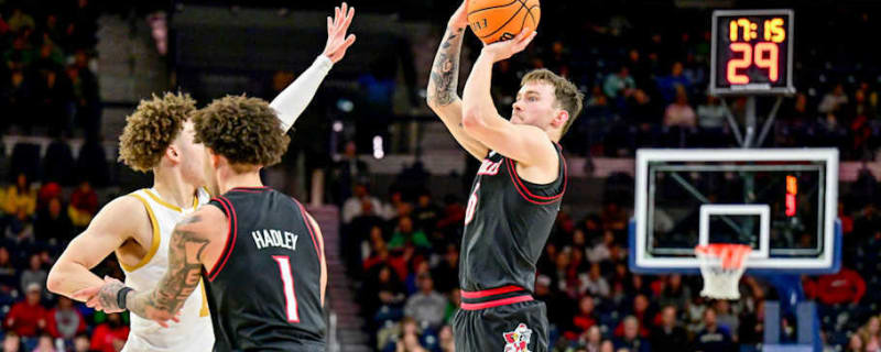 Louisville&#39;s Reyne Smith Hits Three-Pointer Milestone in Win at Notre Dame