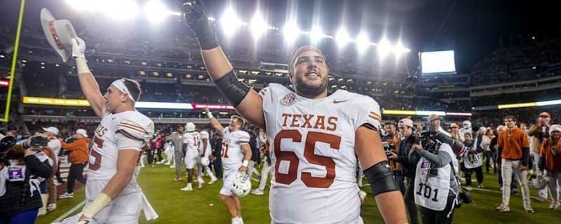 Texas Longhorns&#39; Jake Majors on Brink of All-Time Program Record