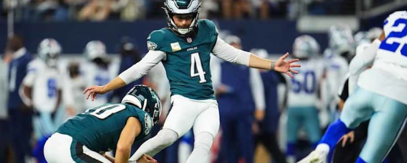 Jake Elliott is officially a problem after Eagles kicker blows it twice on TNF