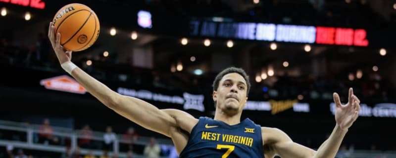 Jesse Edwards, officially signed to two-way deal, could be player to watch at Summer League