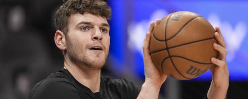 Trail Blazers Rookie Donovan Clingan Displays Versatility in Win Against Hawks