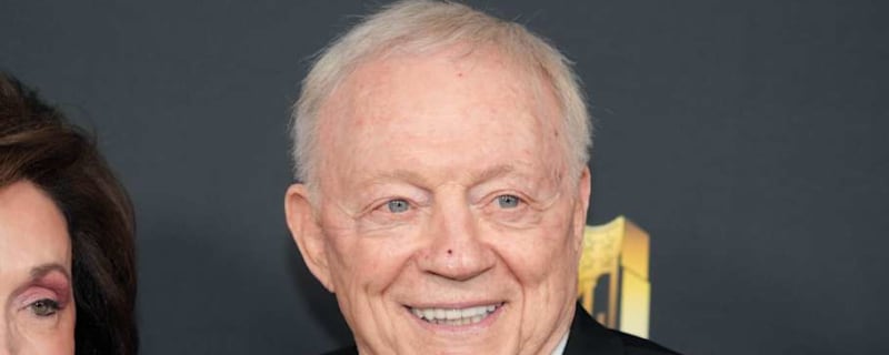 Dallas Cowboys &#39;scared&#39; to make big free agency move, NFL analyst says