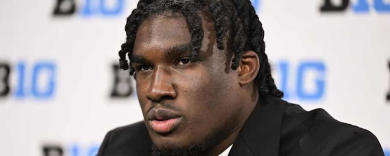 Illinois Football&#39;s Gabe Jacas Appreciated for Warm Act of Kindness